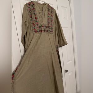 Khaadi size 12, 3 pc shalwar kameez embroidered khaddar. Excellent conditoon